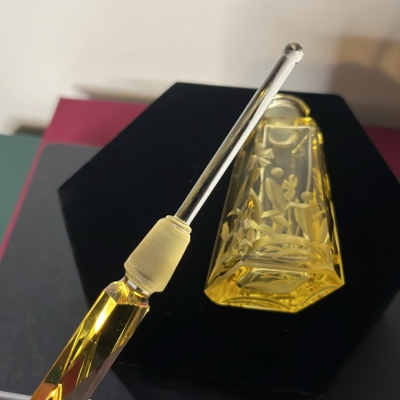 Art Deco Czechoslovakia Yellow Floral Vaseline Glowy Glass Perfume Bottle Dauber - Picture 6 of 15